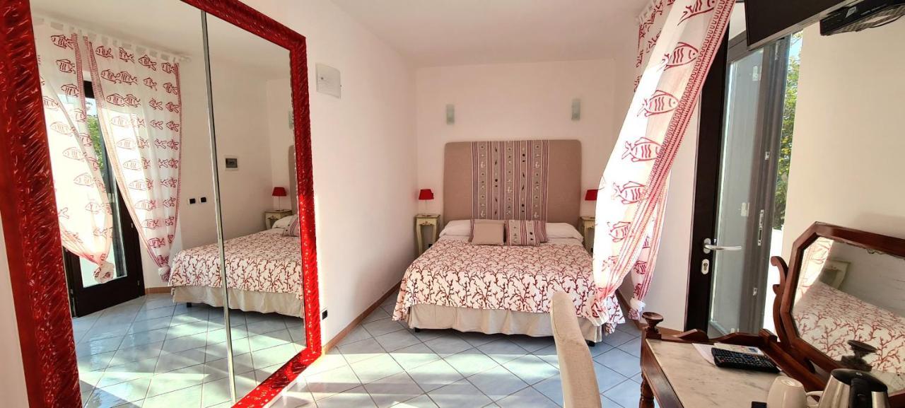 Guest House Villa Il Gabbiano ปอนซา ภายนอก รูปภาพ