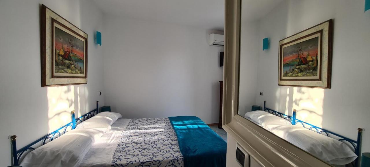 Guest House Villa Il Gabbiano ปอนซา ภายนอก รูปภาพ