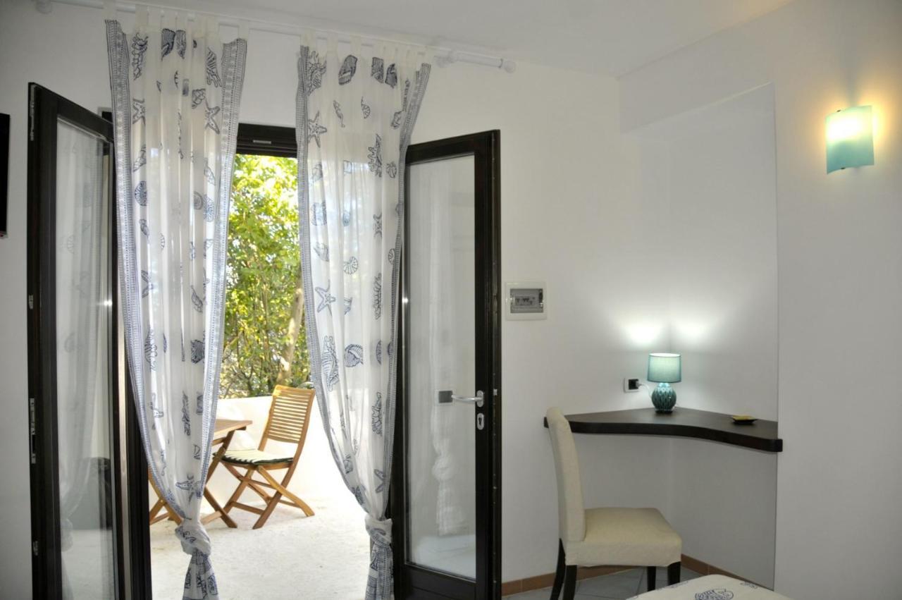 Guest House Villa Il Gabbiano ปอนซา ภายนอก รูปภาพ