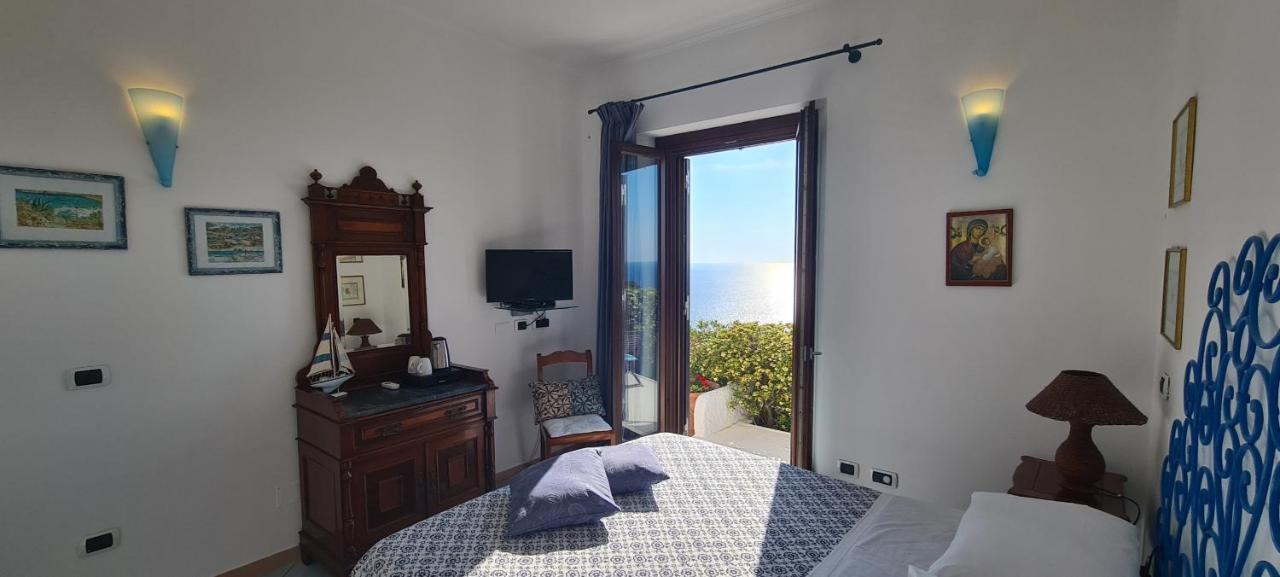 Guest House Villa Il Gabbiano ปอนซา ภายนอก รูปภาพ