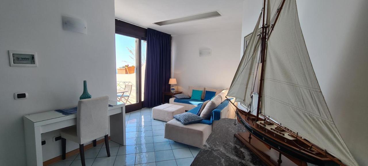 Guest House Villa Il Gabbiano ปอนซา ภายนอก รูปภาพ