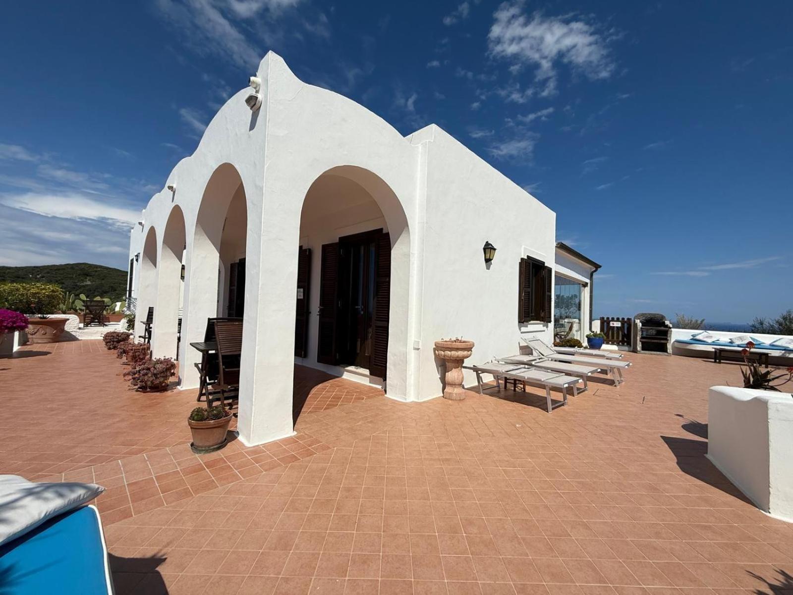 Guest House Villa Il Gabbiano ปอนซา ภายนอก รูปภาพ
